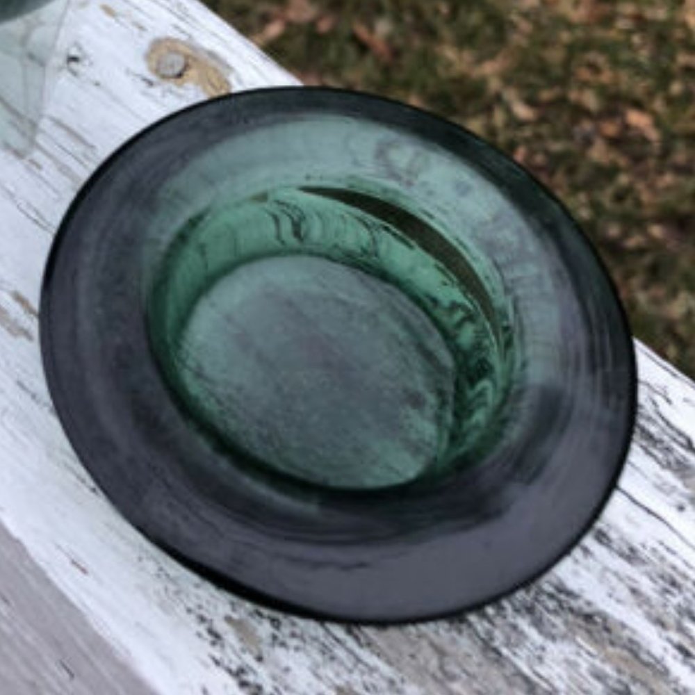 GREEN GLASS VOTIVE TEA LIGHT CANDLE HOLDER ROUND